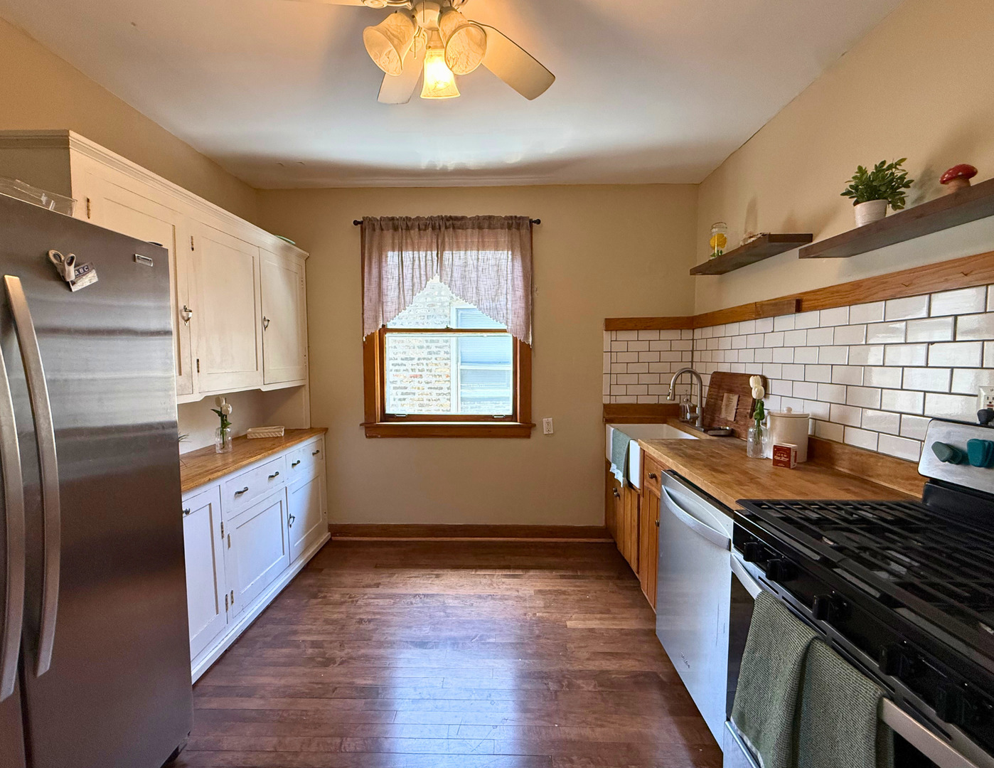 2719 Euclid Avenue Property Photo 8
