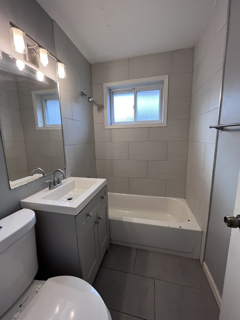 17002 Lorenz Avenue Property Photo 3