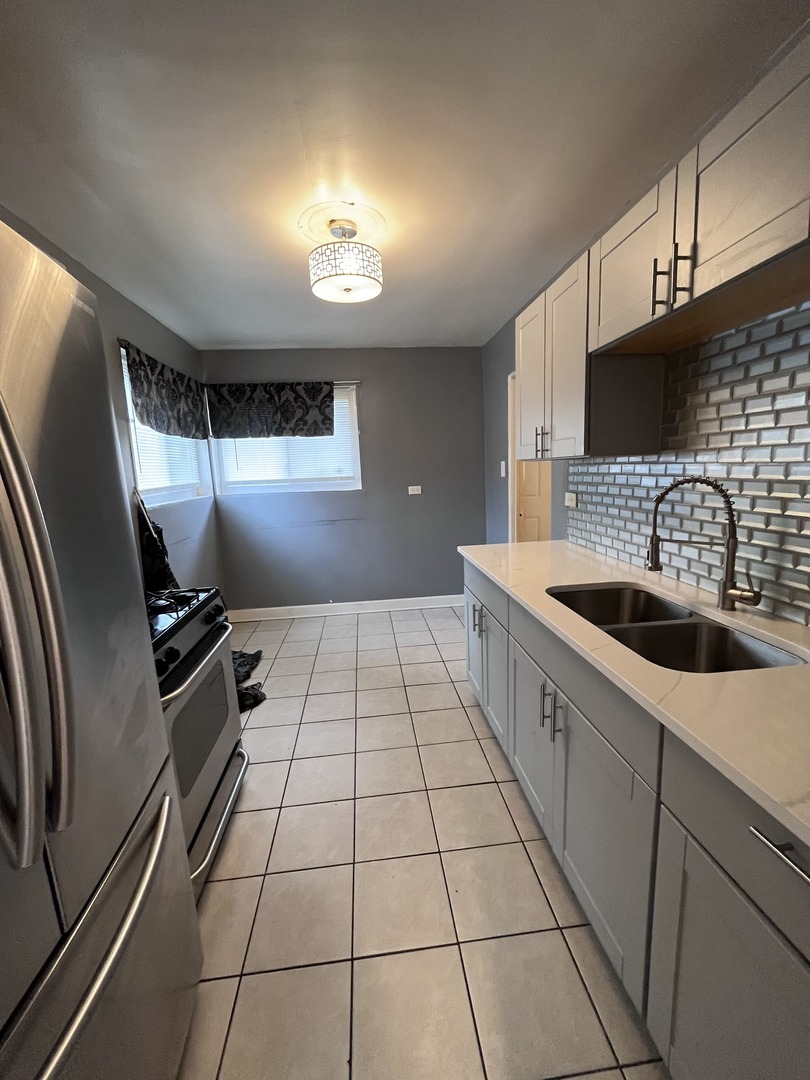 17002 Lorenz Avenue Property Photo 7