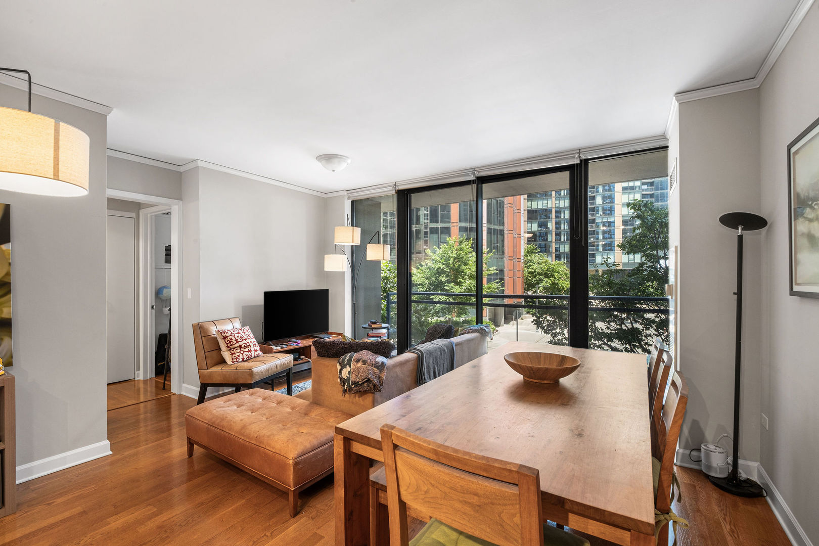 201 N Westshore Drive 604 Property Photo 2