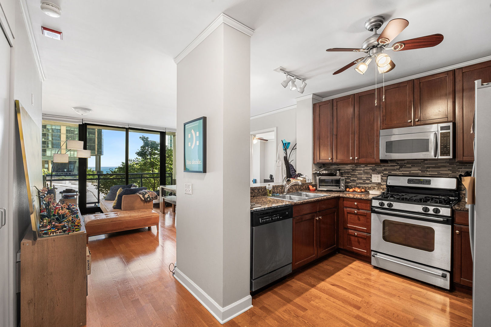 201 N Westshore Drive 604 Property Photo 8