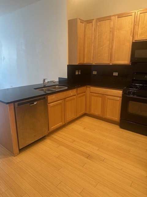 8 W Monroe Street 808 Property Photo 12