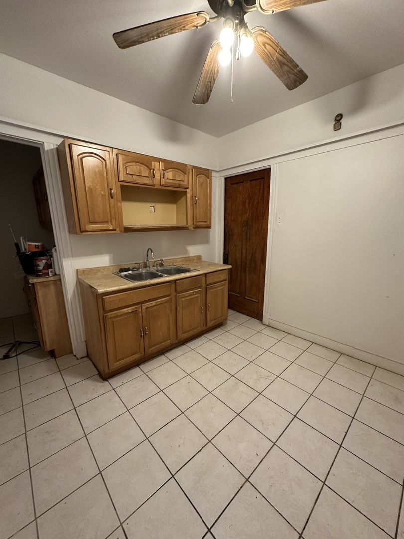 7541 S Merrill Avenue Property Photo 5