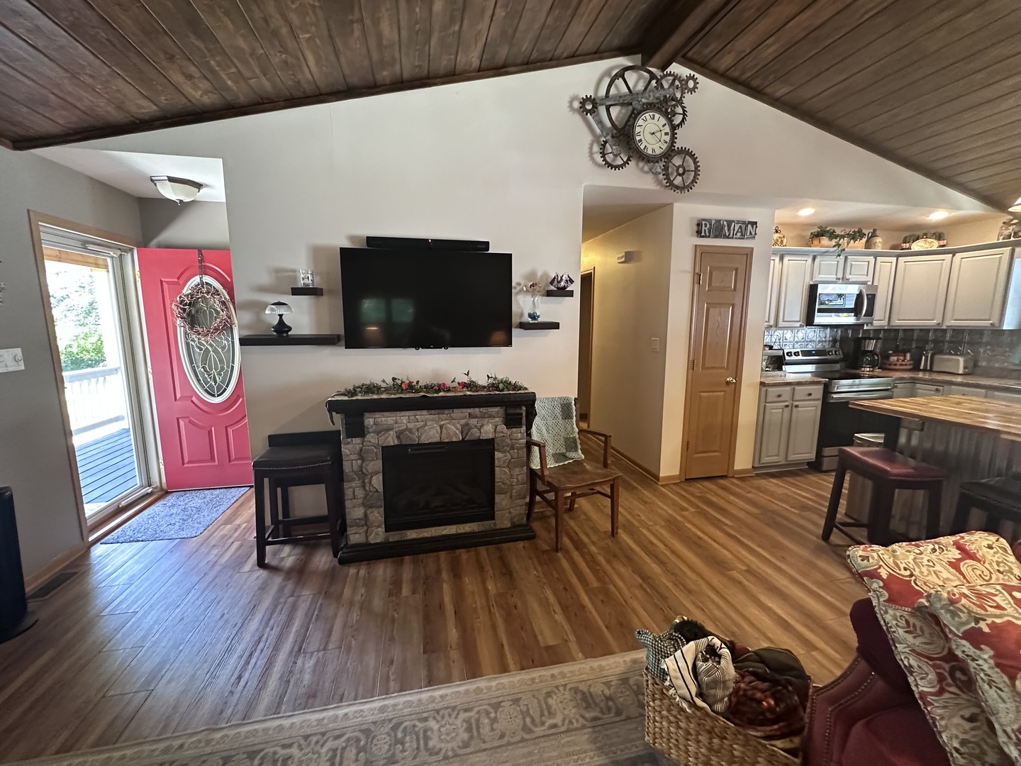 11 Timberlane Drive Property Photo 10