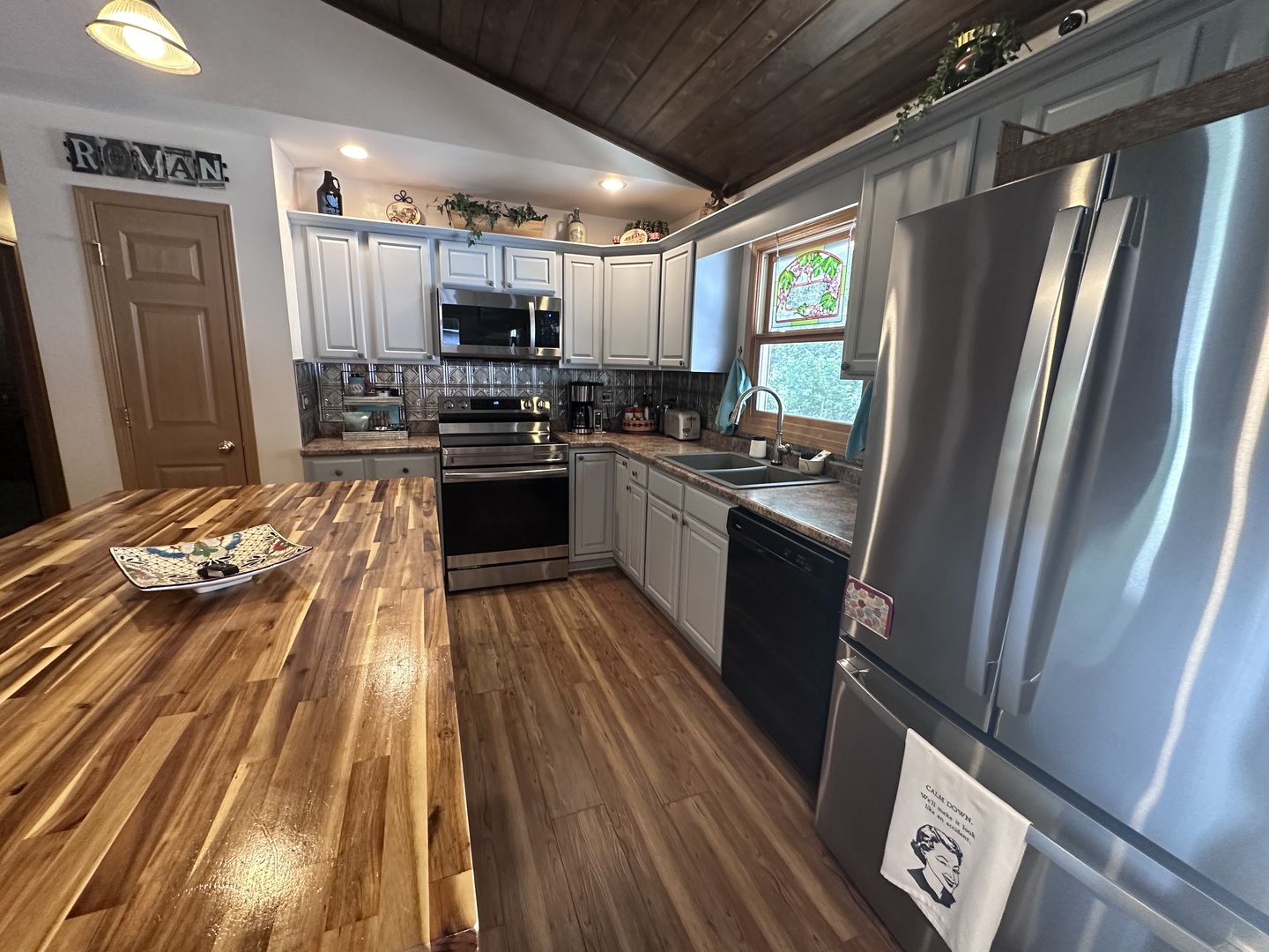 11 Timberlane Drive Property Photo 11