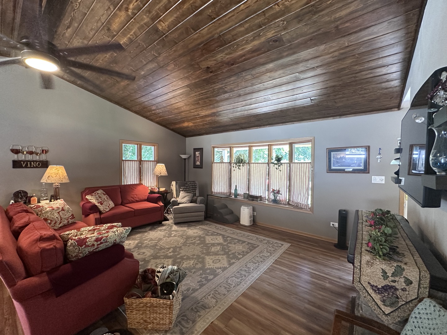11 Timberlane Drive Property Photo 14
