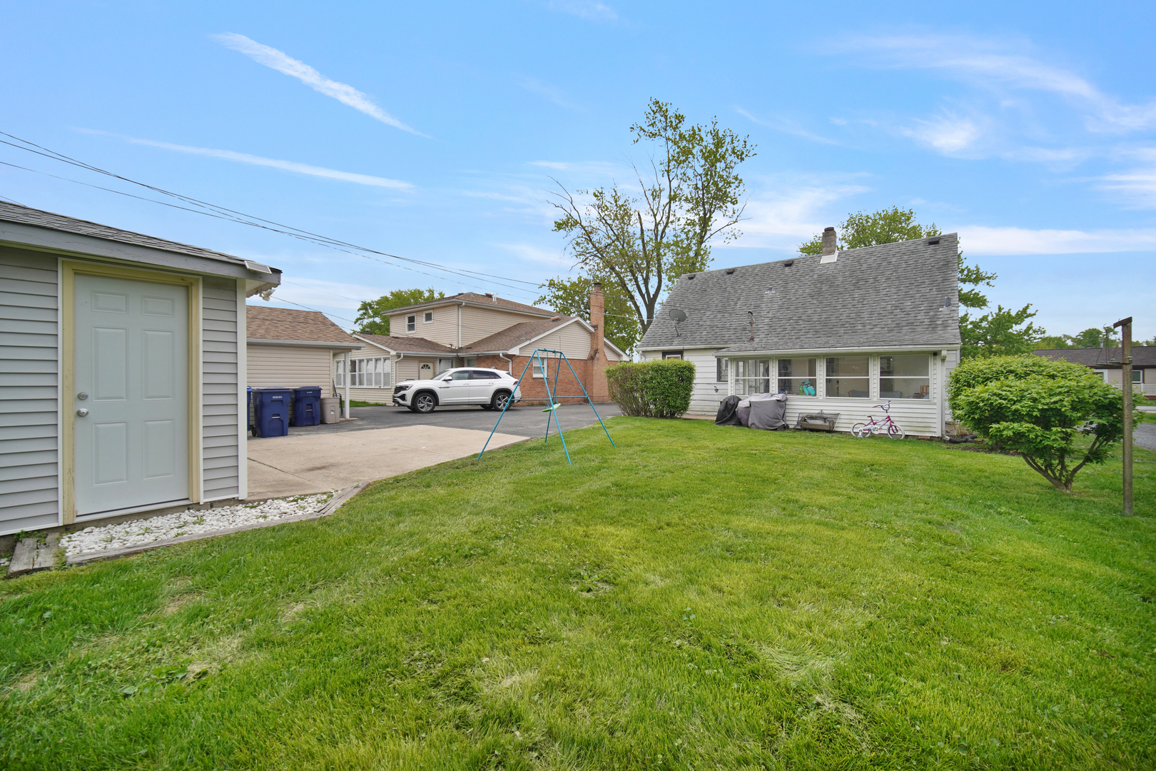 7022 W 114th Place Property Photo 5
