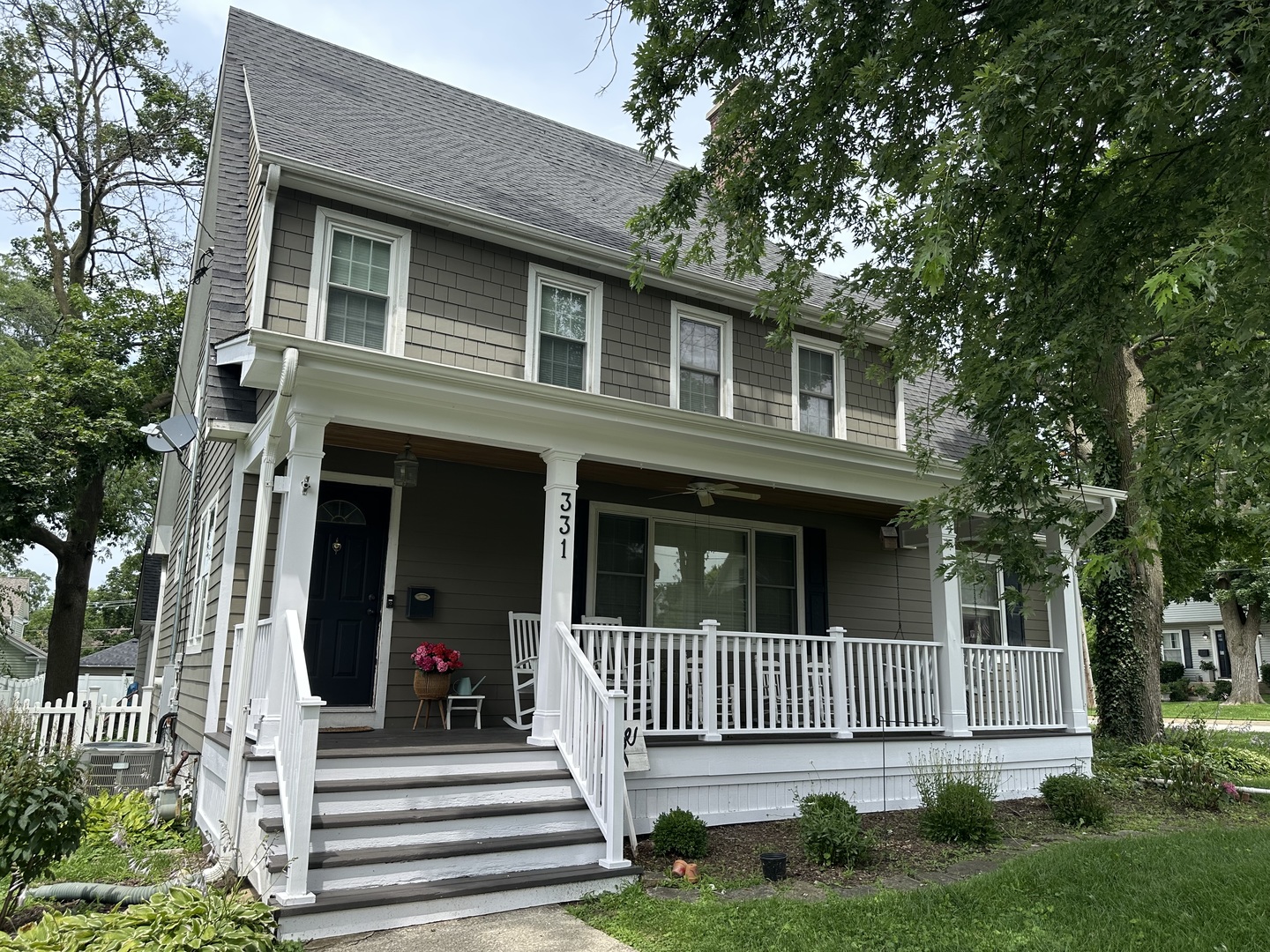 331 E Indiana Street Property Photo 1