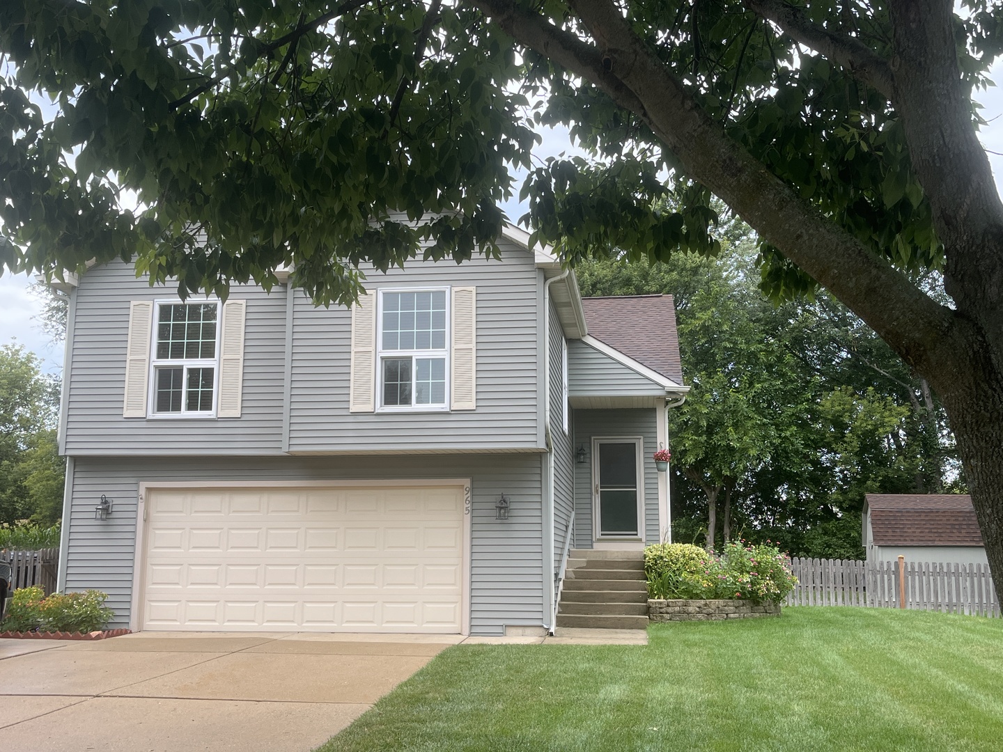 965 Amberwood Place Property Photo 1