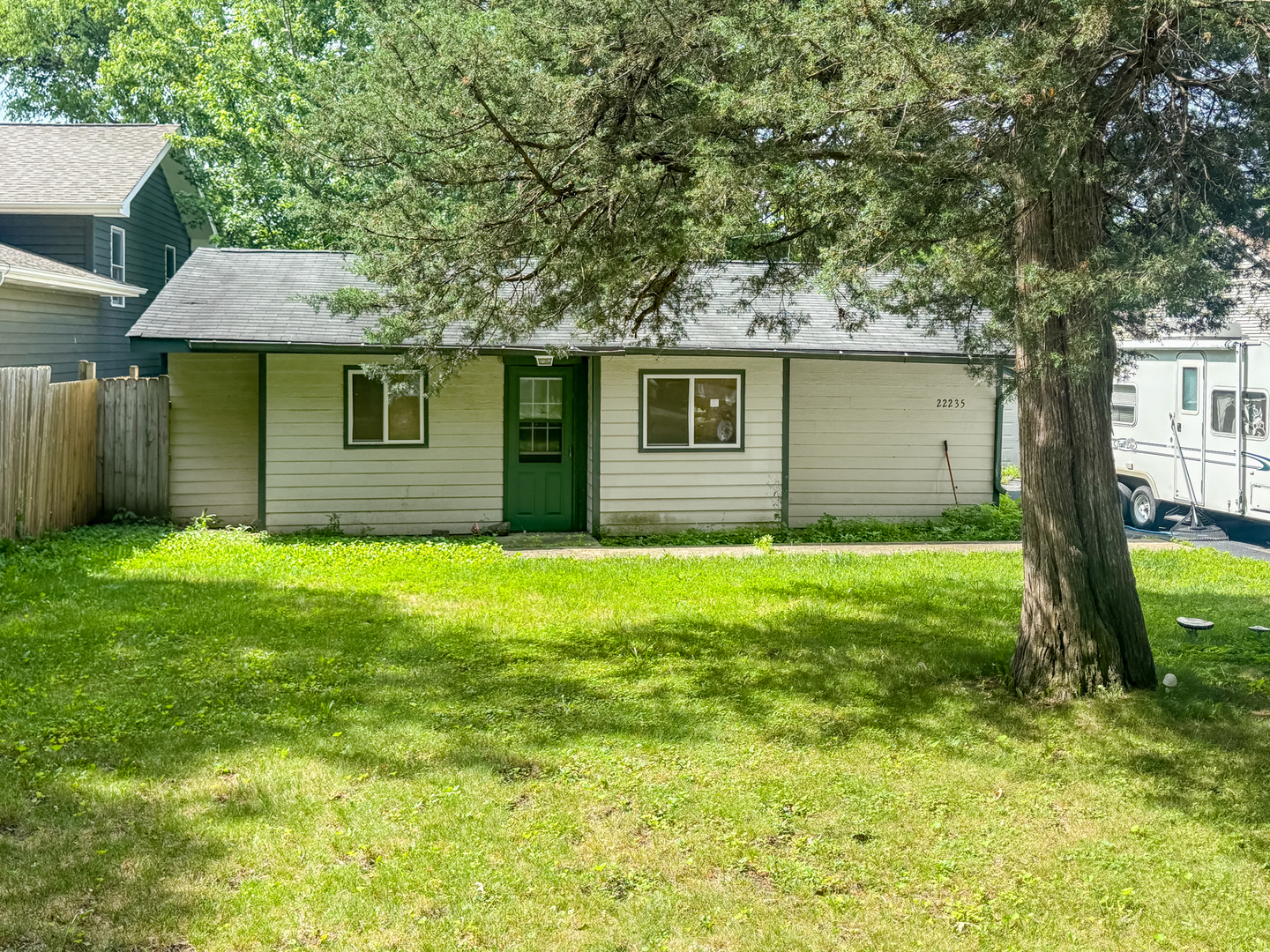 22235 W Greene Lane Property Photo 1