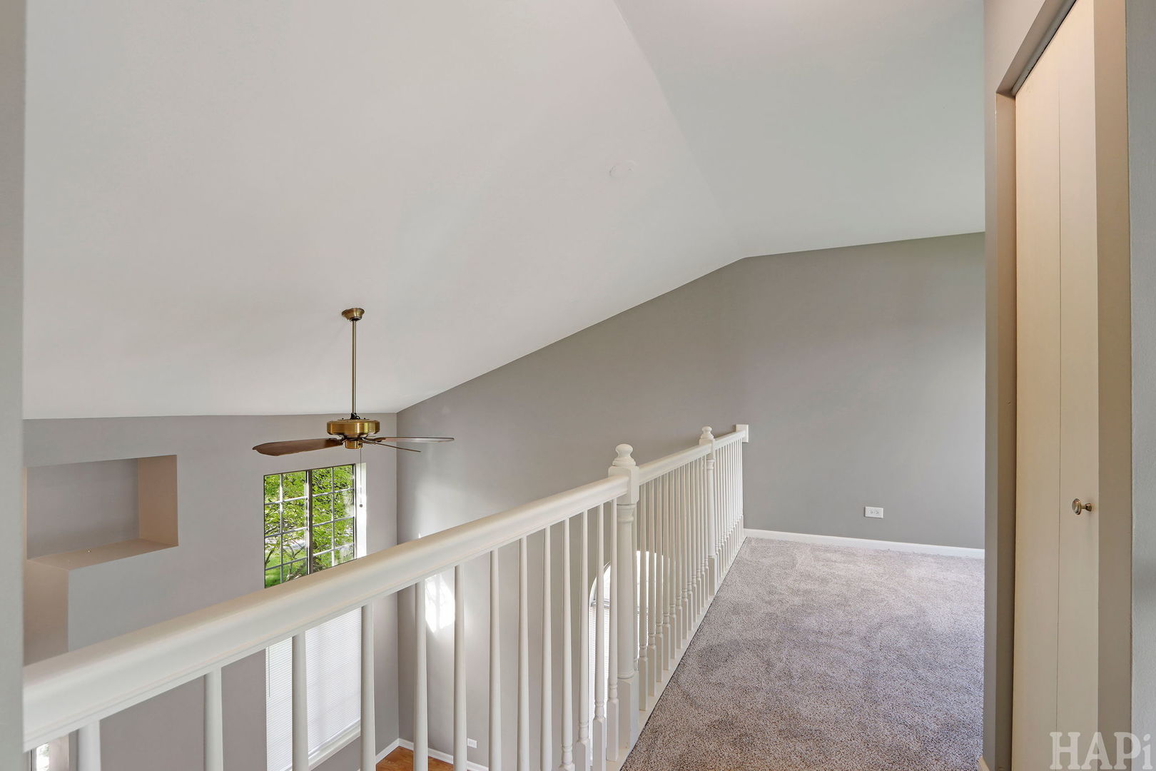 62 E Rustic Lane Property Photo 9