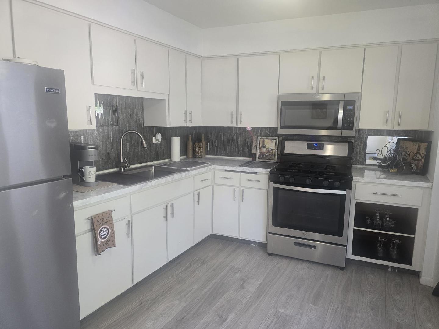 10425 S Hale Avenue 1c Property Photo 6