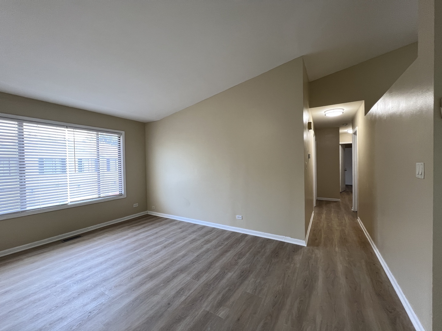 341 Jefferson Court Property Photo 4