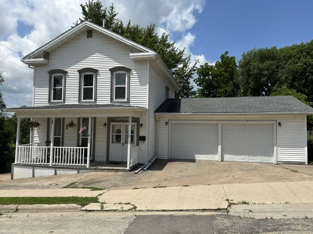 302 N Carroll Street Property Photo 1