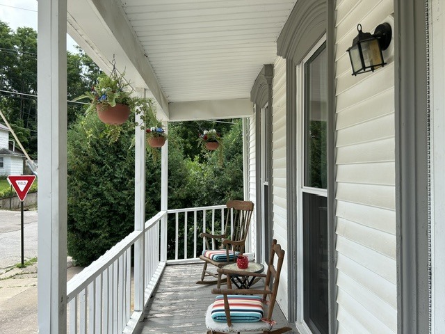 302 N Carroll Street Property Photo 3
