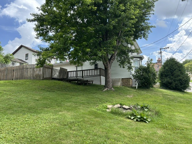 302 N Carroll Street Property Photo 9