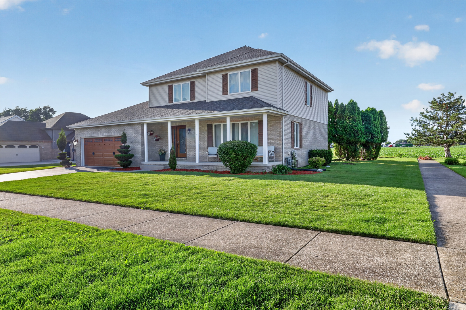 1692 185th Street Property Photo 3