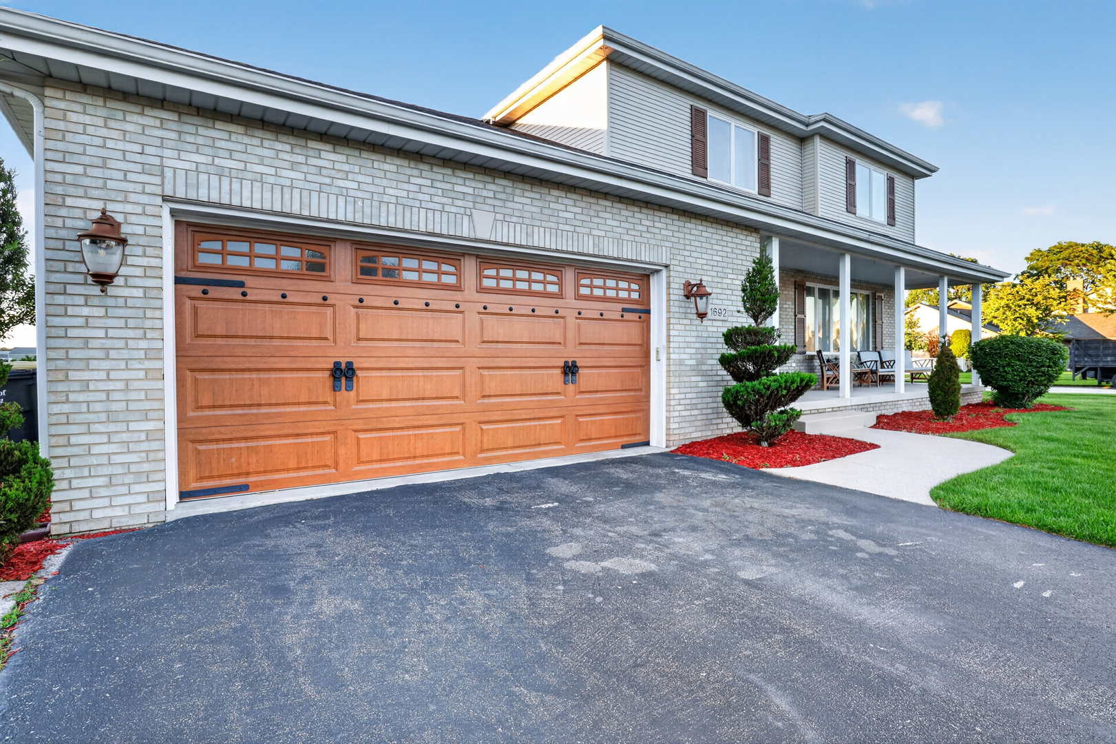 1692 185th Street Property Photo 6