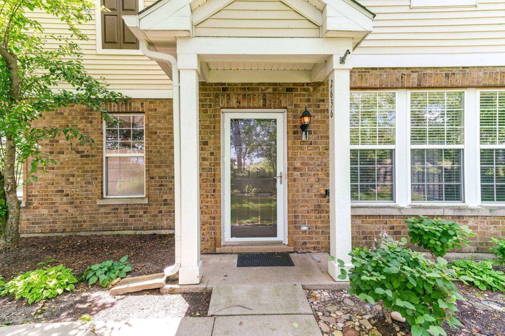 2636 Pondview Drive Property Photo 3