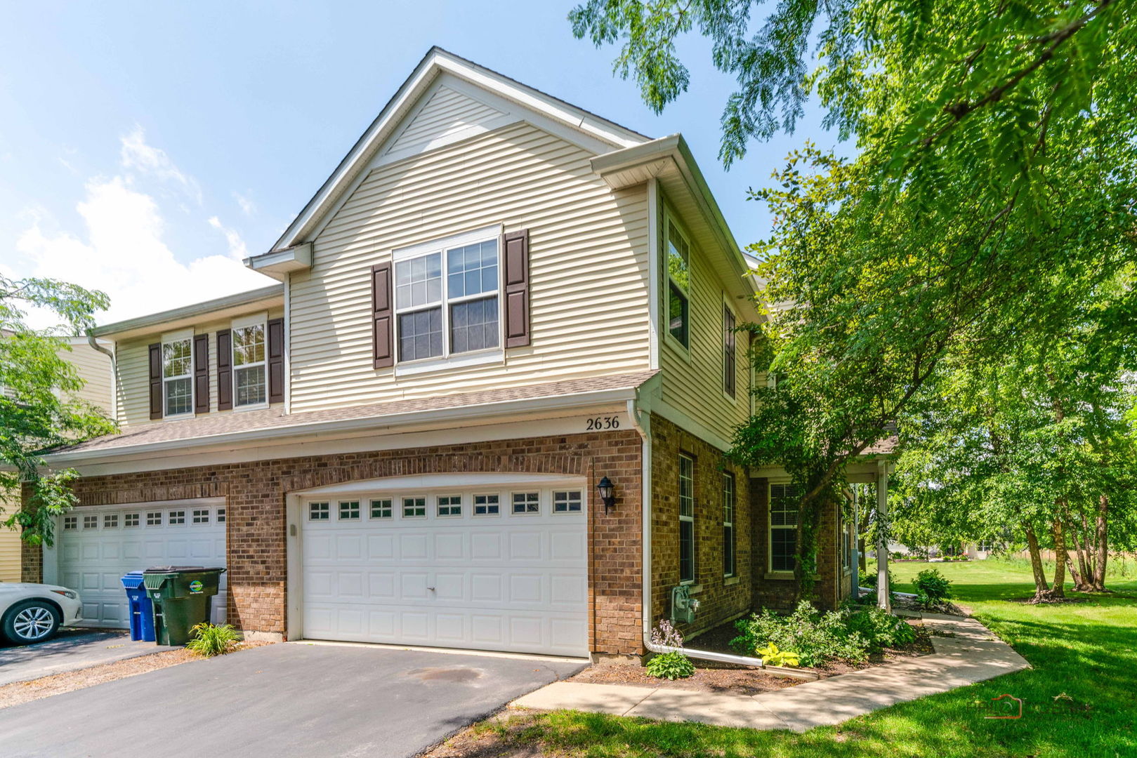 2636 Pondview Drive Property Photo 4