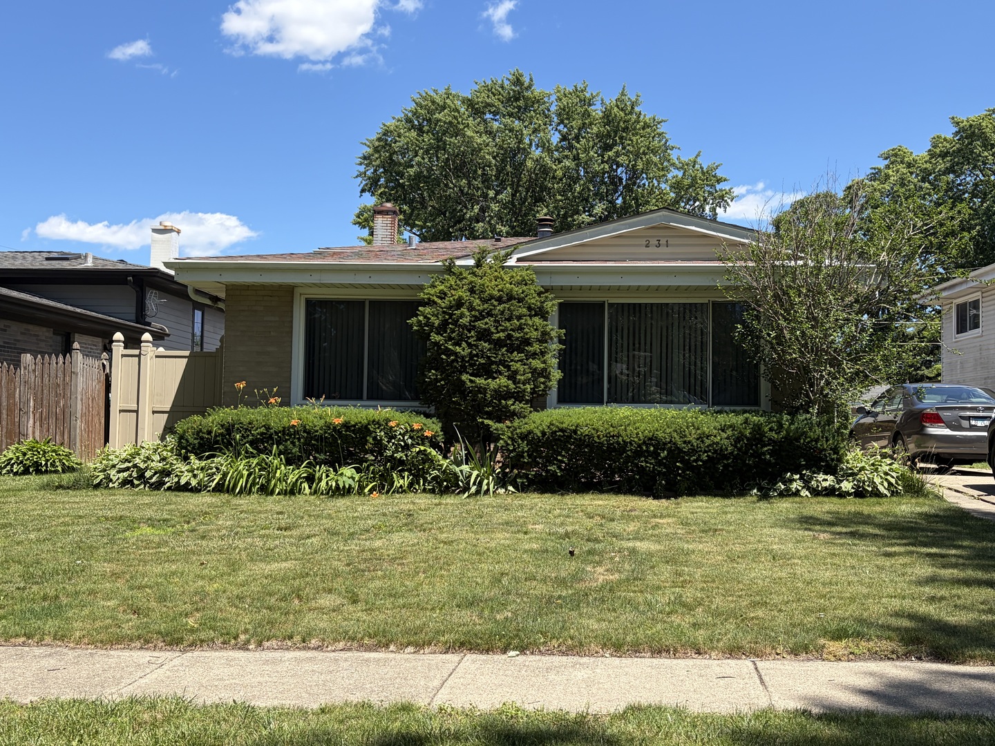 231 Lincoln Lane Property Photo 1