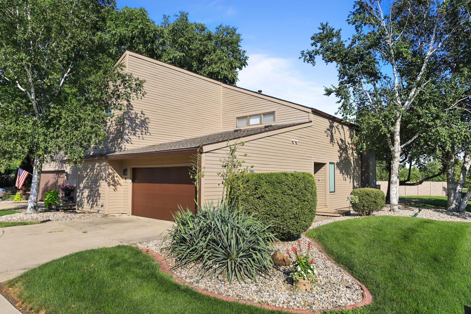 16 Briar Hill Circle Property Photo 1