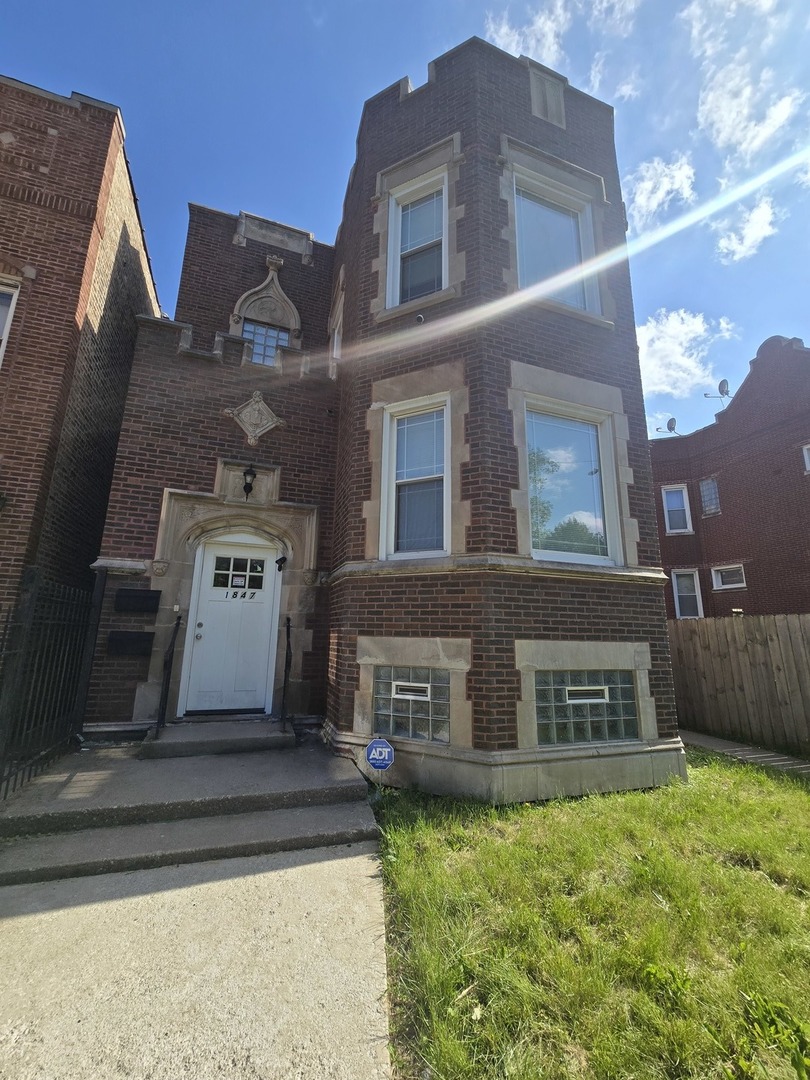 1847 W Garfield Boulevard 1 Property Photo 1