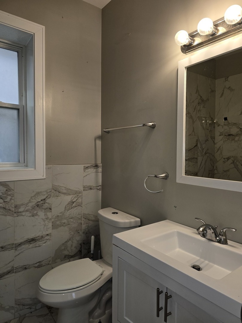 1847 W Garfield Boulevard 1 Property Photo 7