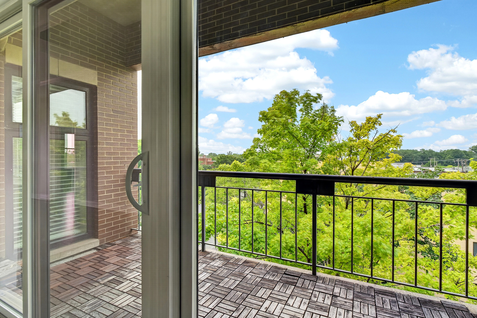 2510 W Irving Park Road 401 Property Photo 23