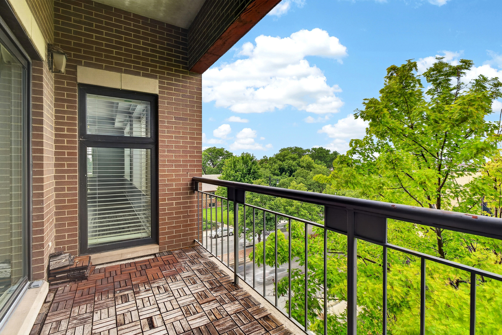 2510 W Irving Park Road 401 Property Photo 24