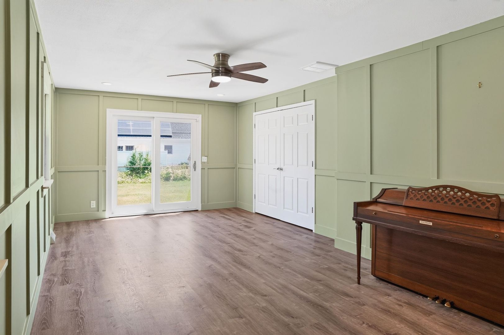1004 S Division Street Property Photo 26