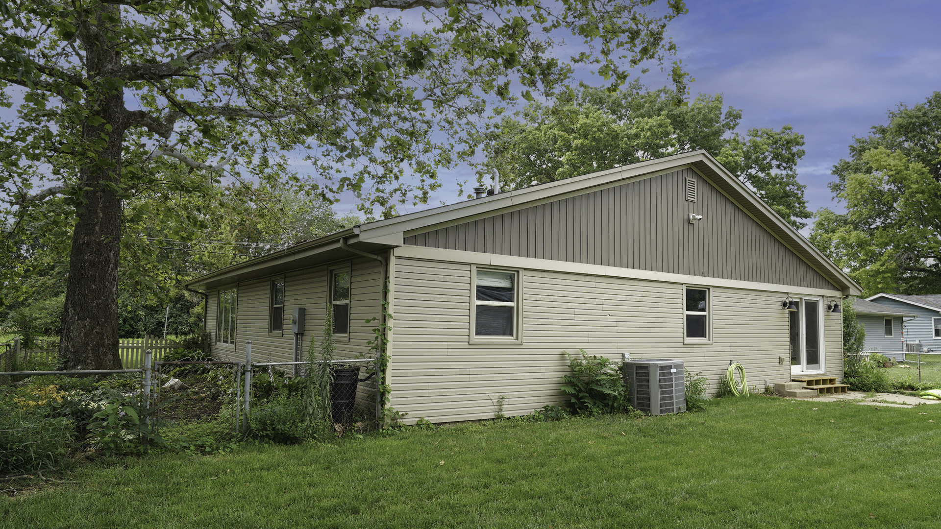 1004 S Division Street Property Photo 48