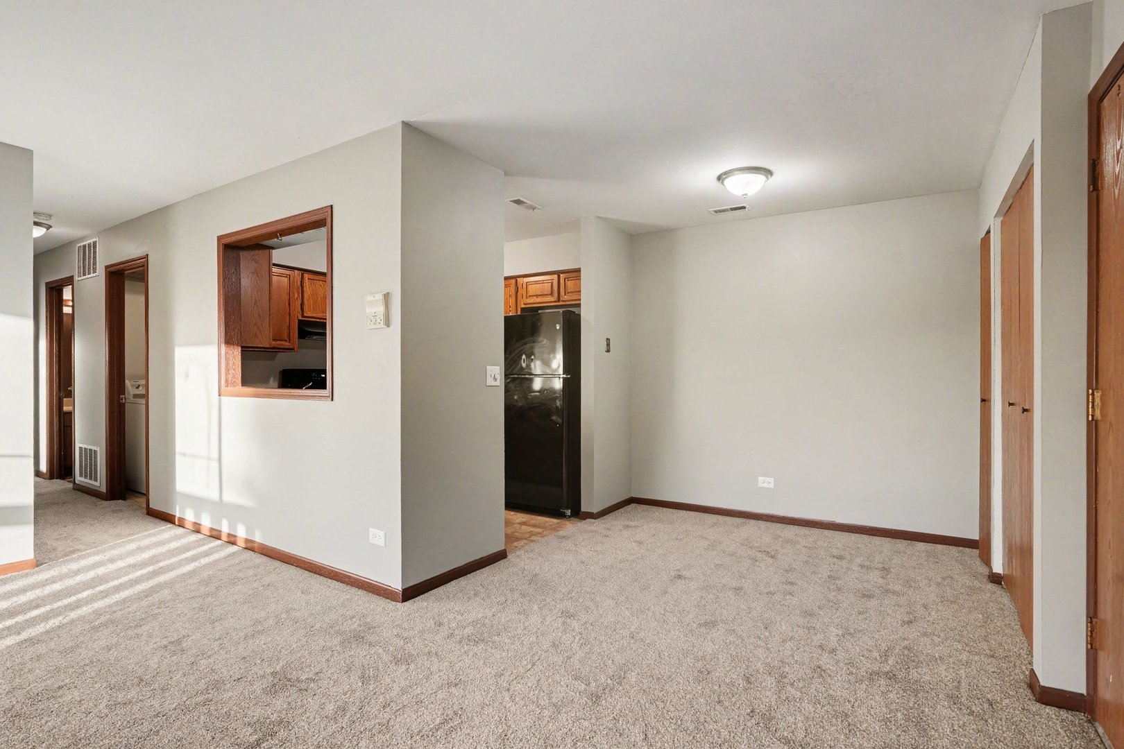 219 Uteg Street E Property Photo 5