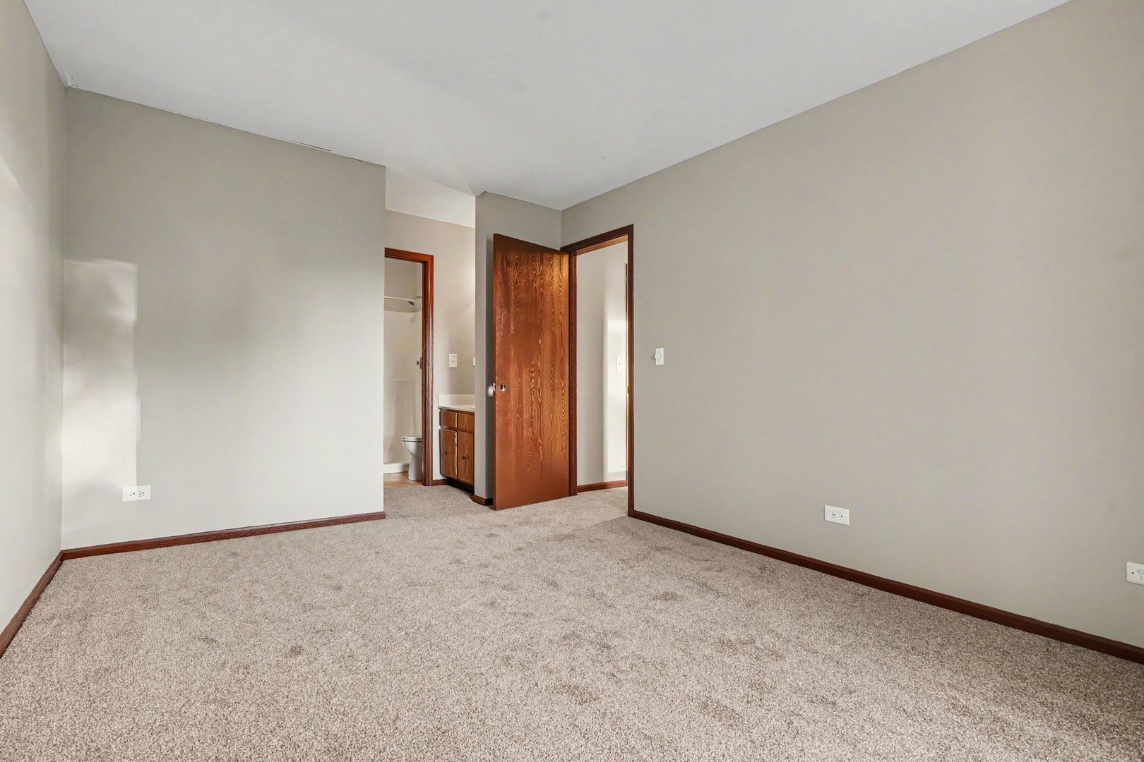 219 Uteg Street E Property Photo 7