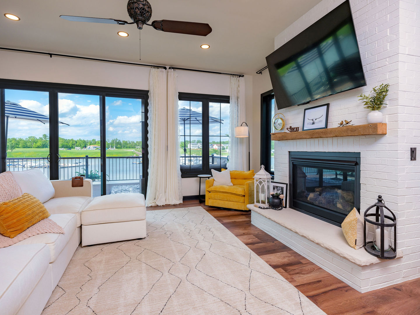 304 Leeward Way Property Photo 14