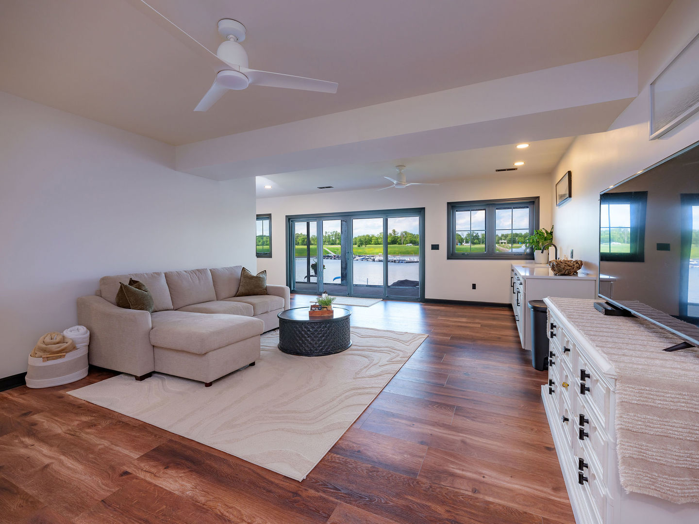 304 Leeward Way Property Photo 35