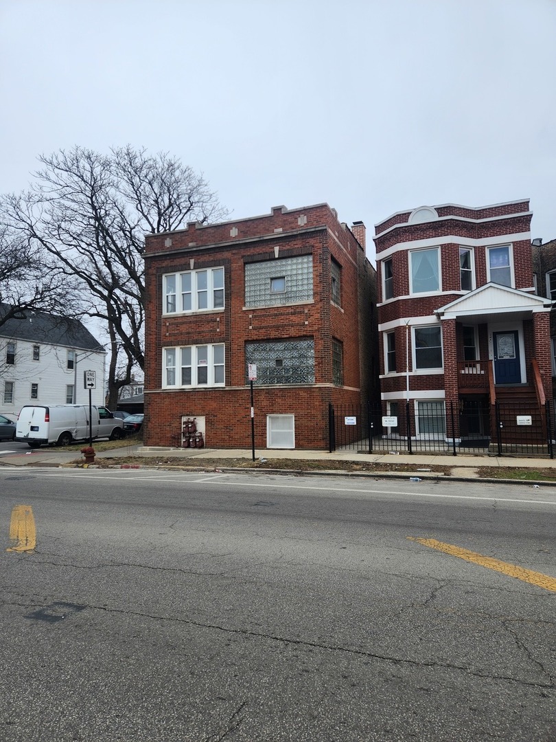 4355 W Le Moyne Street Property Photo 4