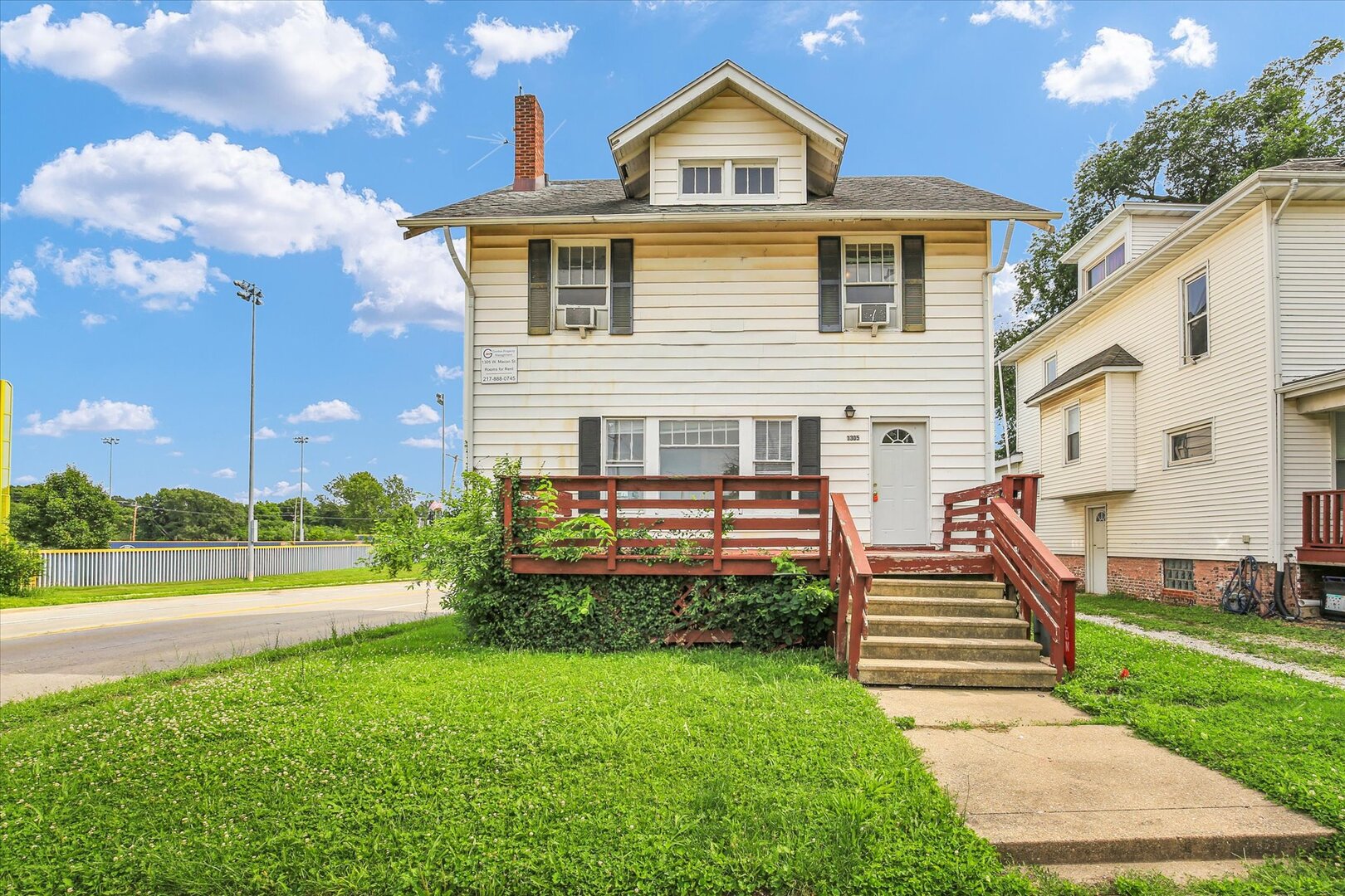 1305 W Macon Street Property Photo 2