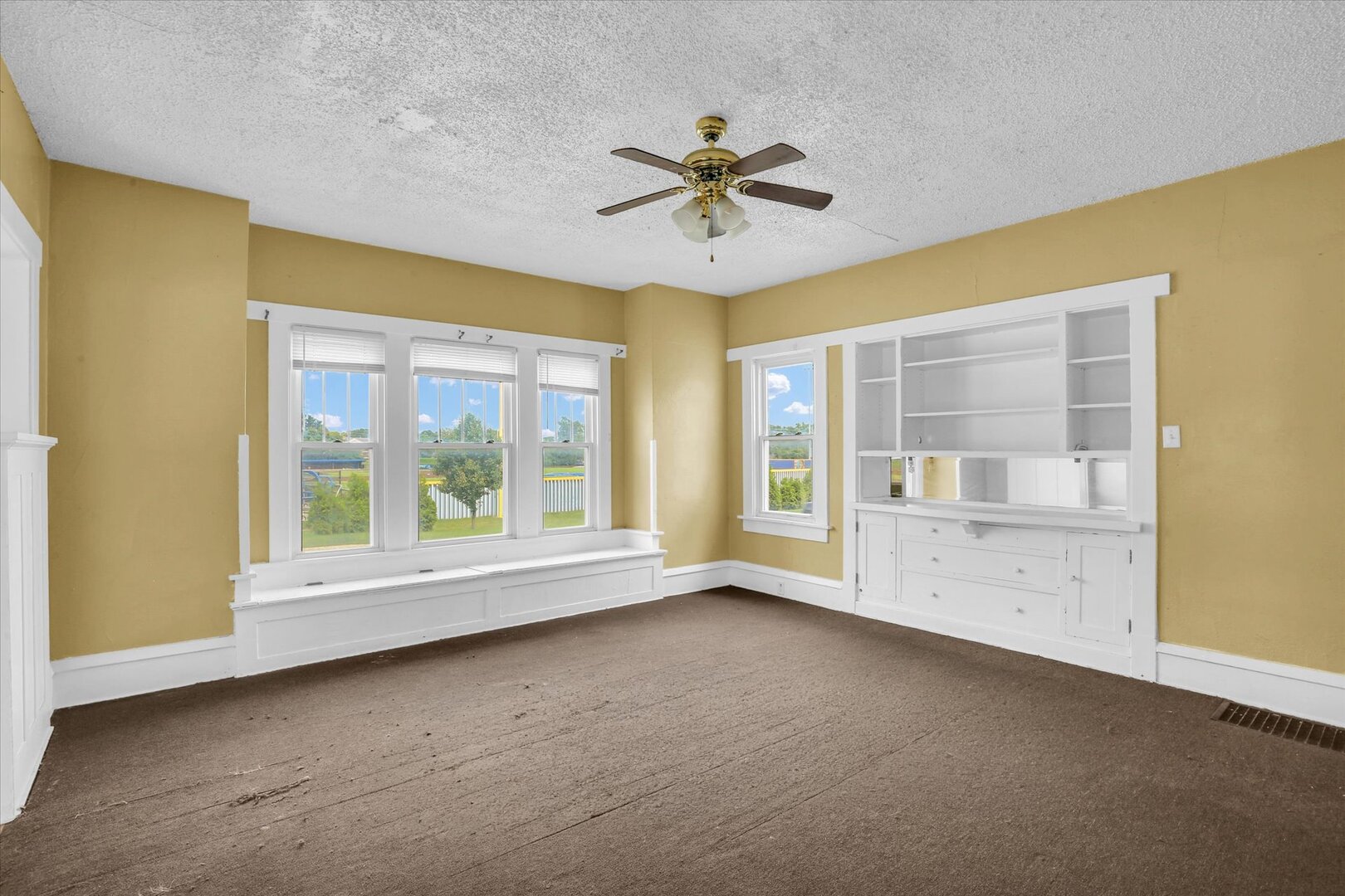 1305 W Macon Street Property Photo 9