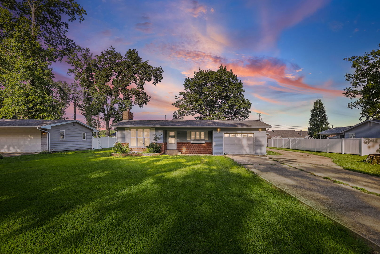 274 Oak Tree Avenue Property Photo 1