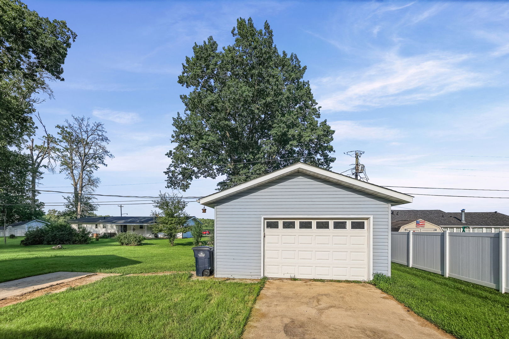 274 Oak Tree Avenue Property Photo 5
