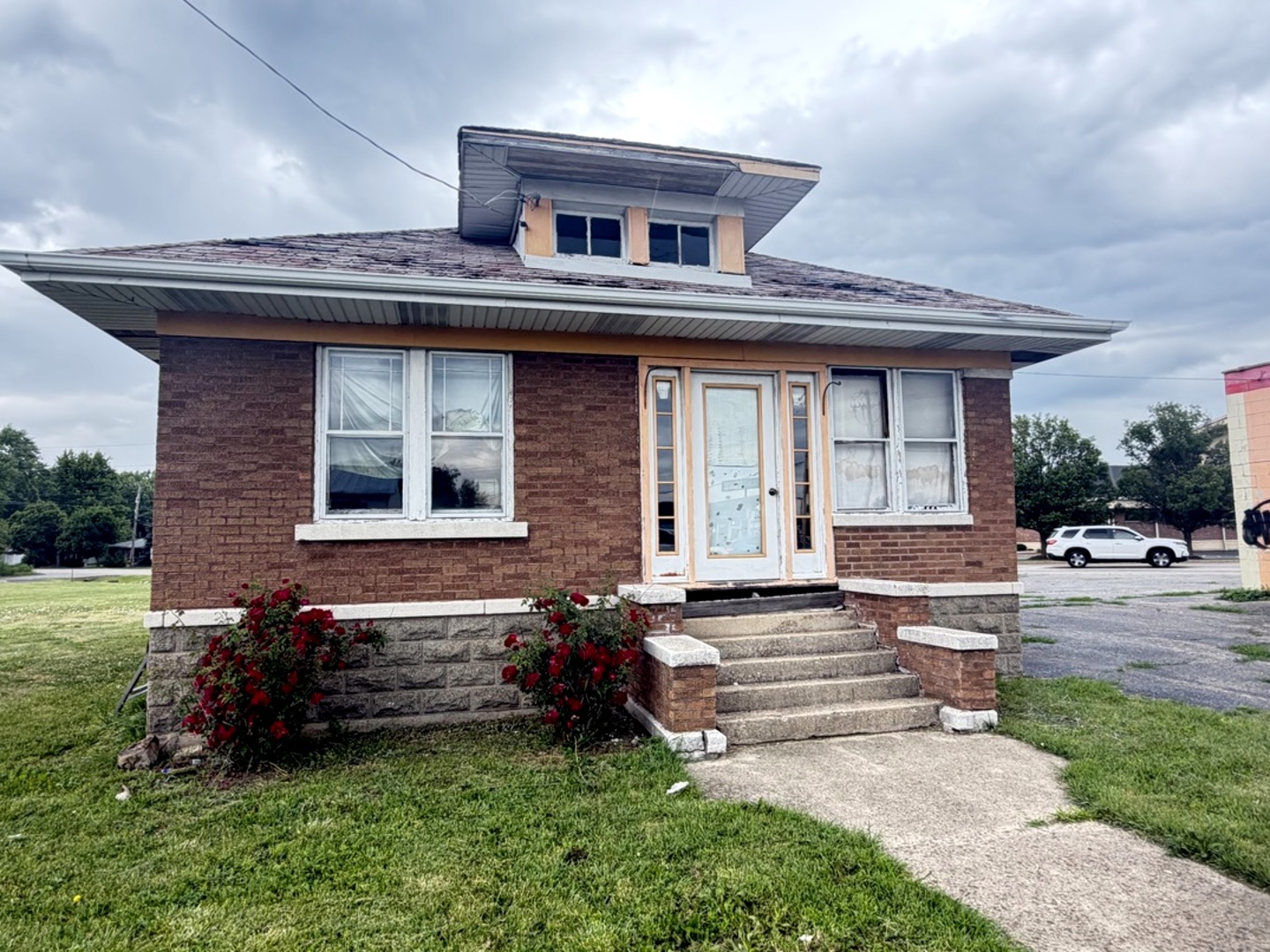 2401 Plainfield Road Property Photo 8