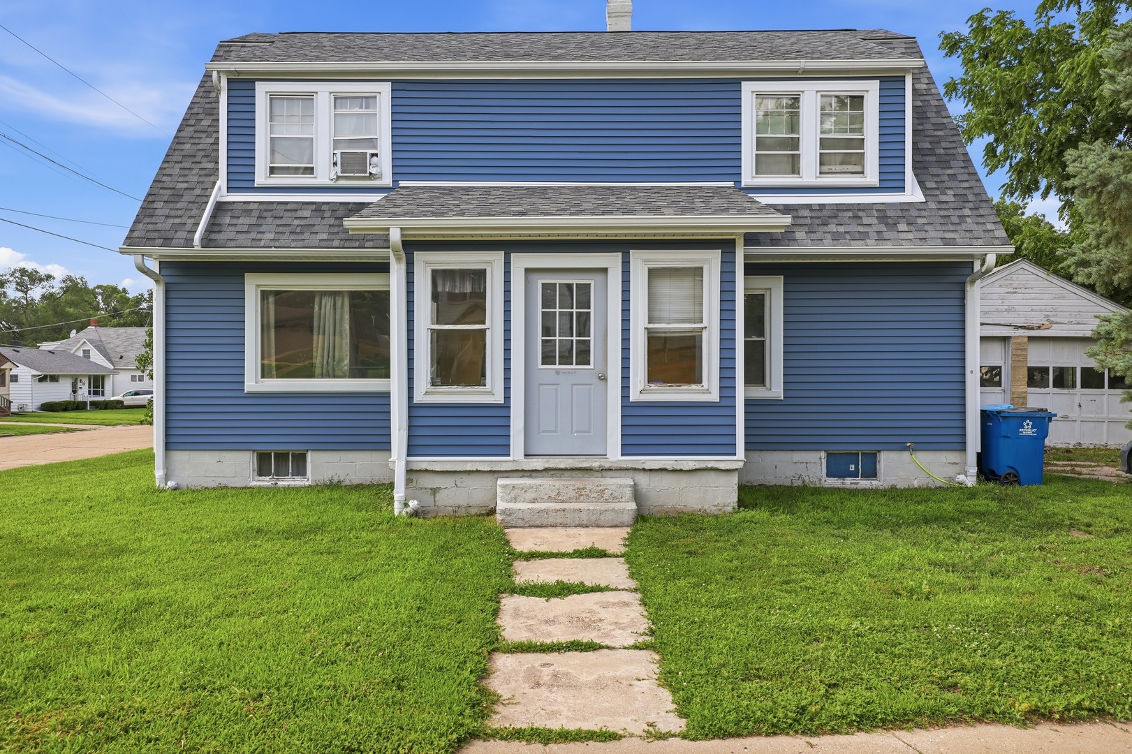 1723 W 4th Street Property Photo 1