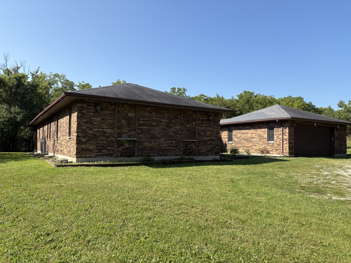 23857 W Town Line Road Property Photo 2