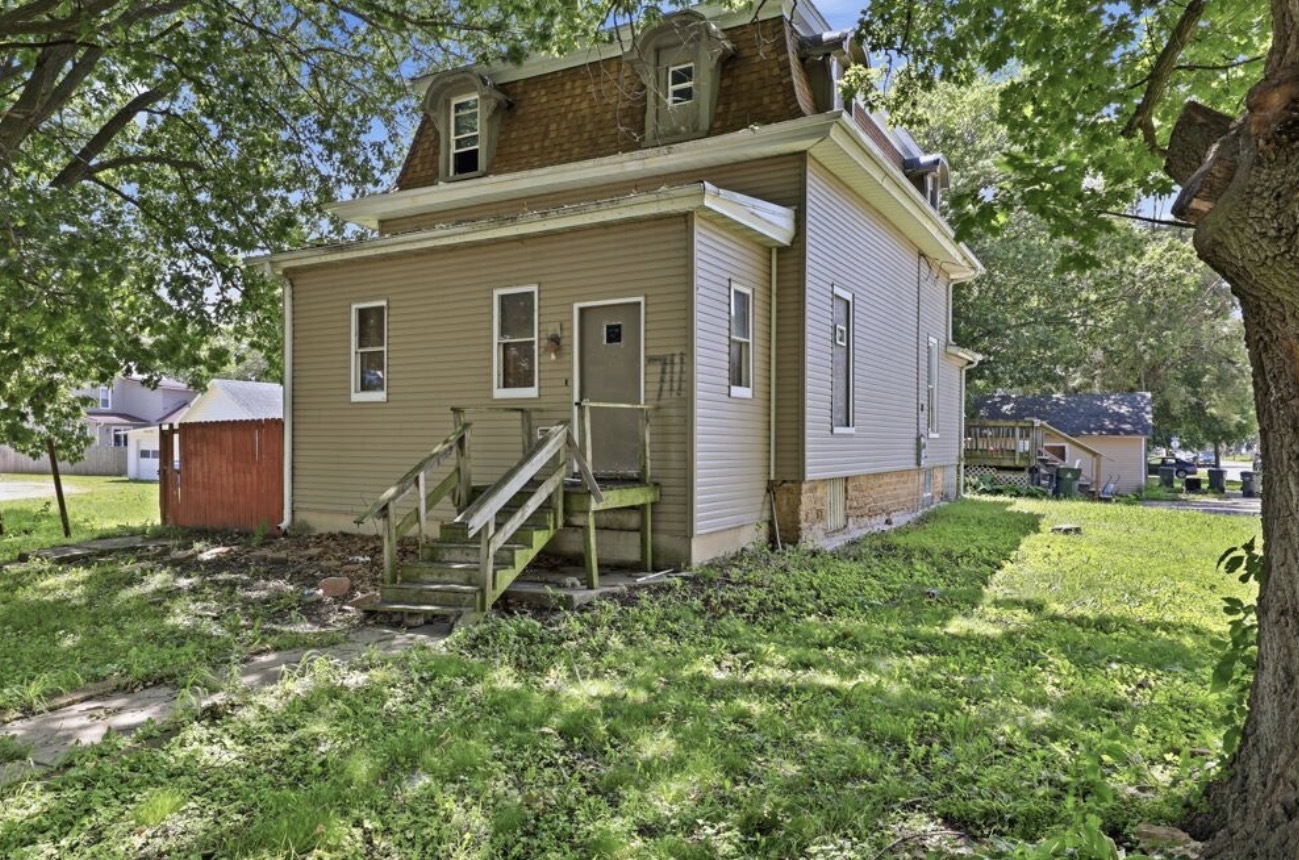711 5th Avenue Property Photo 1