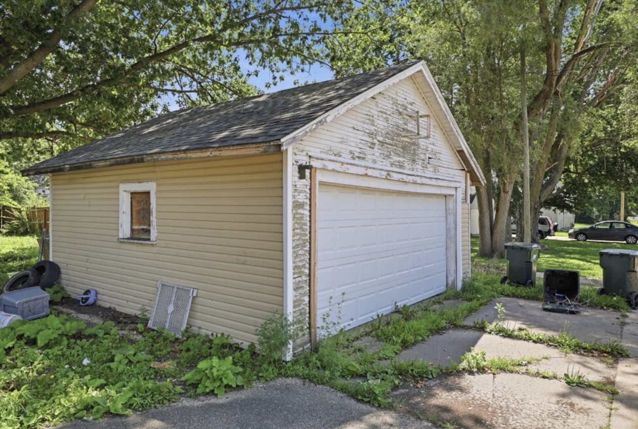 711 5th Avenue Property Photo 3