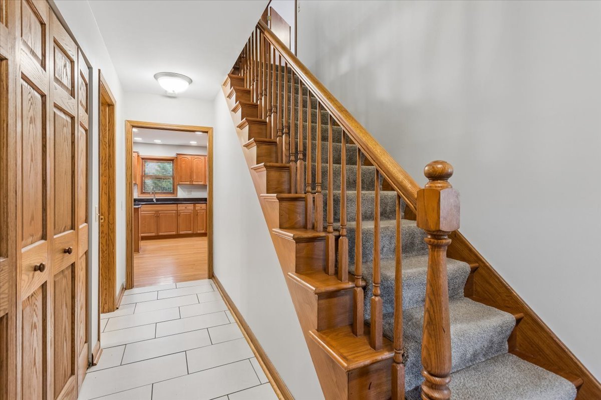 1056 Fox Valley Drive Property Photo 10