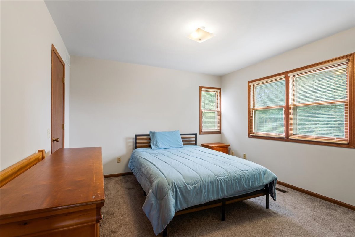 1056 Fox Valley Drive Property Photo 14