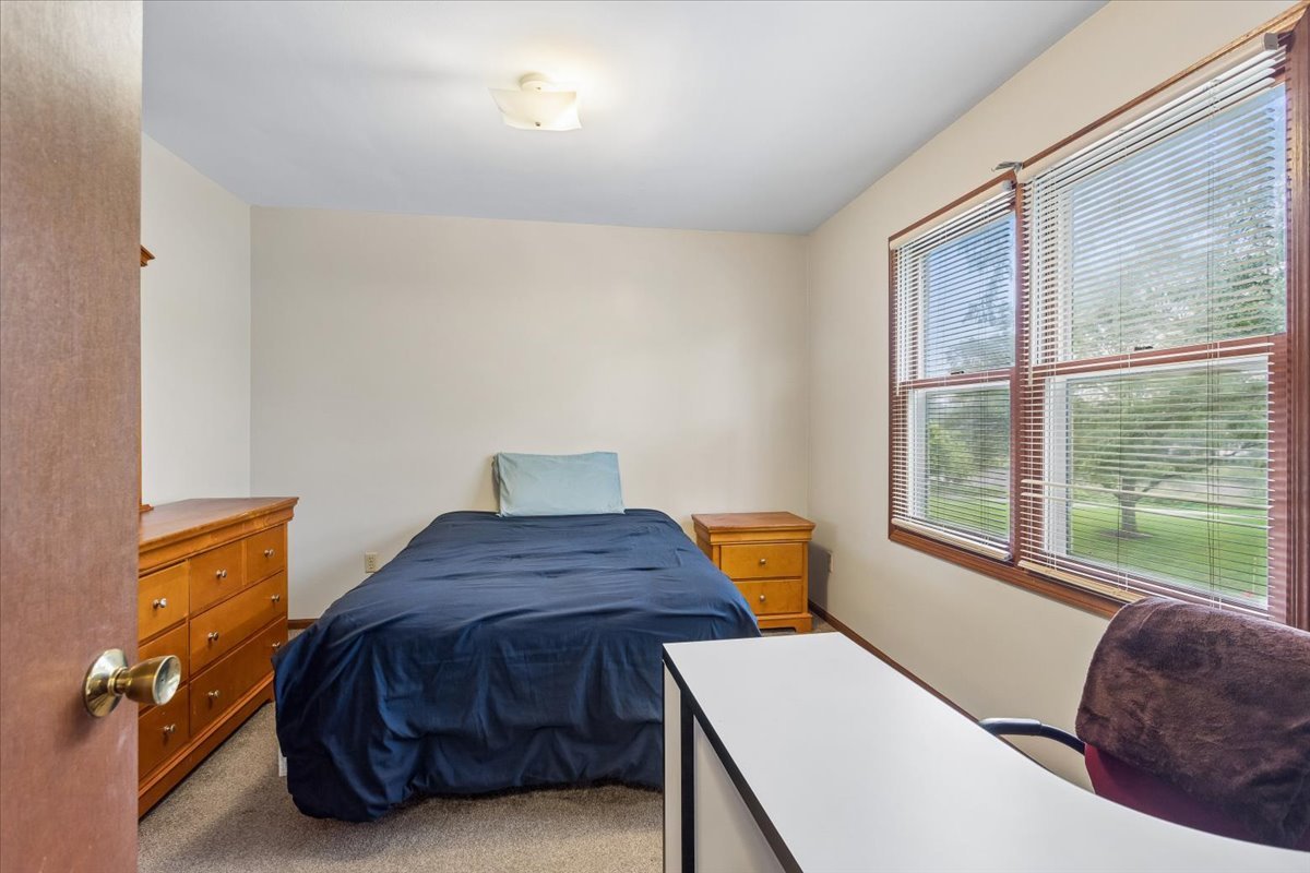 1056 Fox Valley Drive Property Photo 16