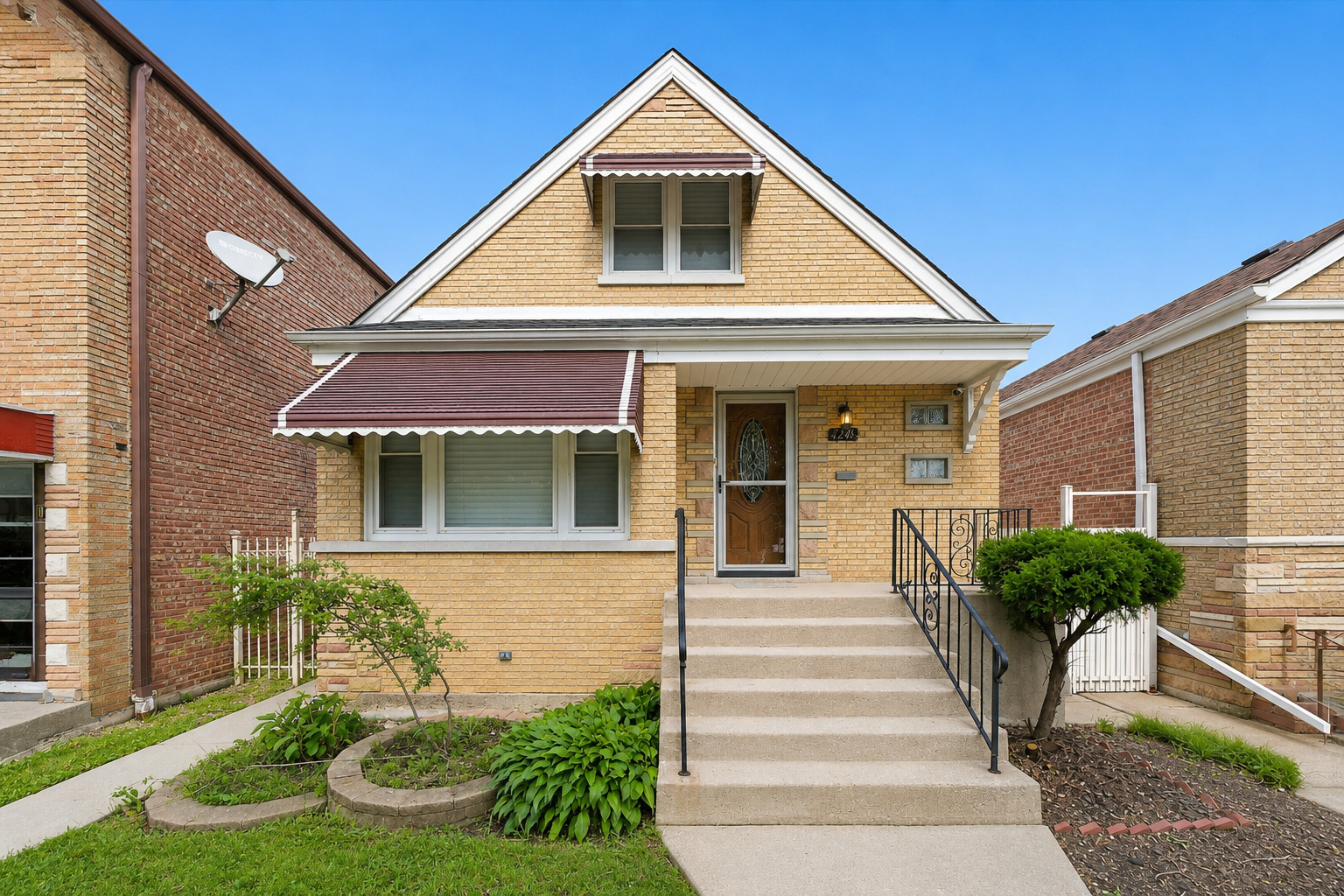 7205 S Lawndale Avenue Property Photo 1